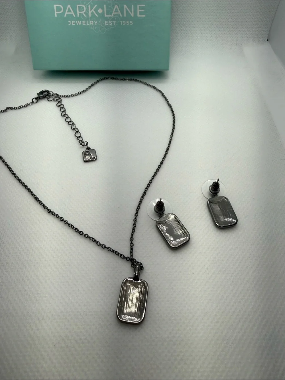 Park Lane Drake Necklace & Earrings Set Hematite Jet Crystal Dog Tag